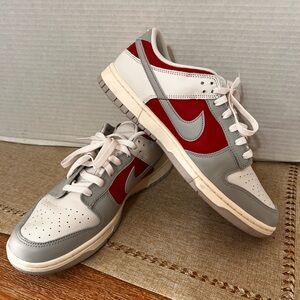 Nike Men's Gray and Red Dunks Size 10.5